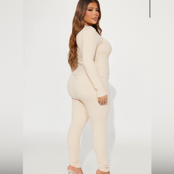 Body Con Legging Set - Picture 3 of 3